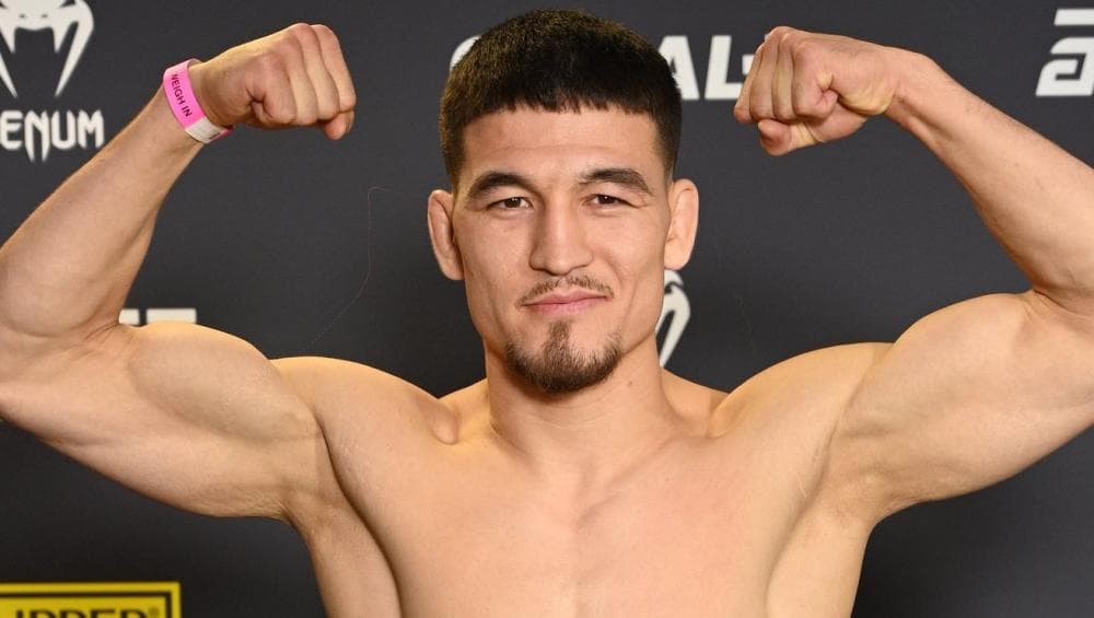 An Afghan athlete is competing against a Brazilian opponent in the ARS FC competitions in France.