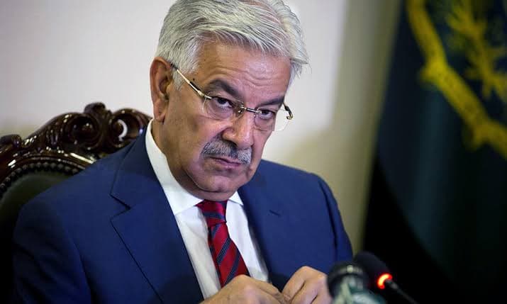 Media retreat: The Defense Minister of Pakistan deleted his criticism of Israel.