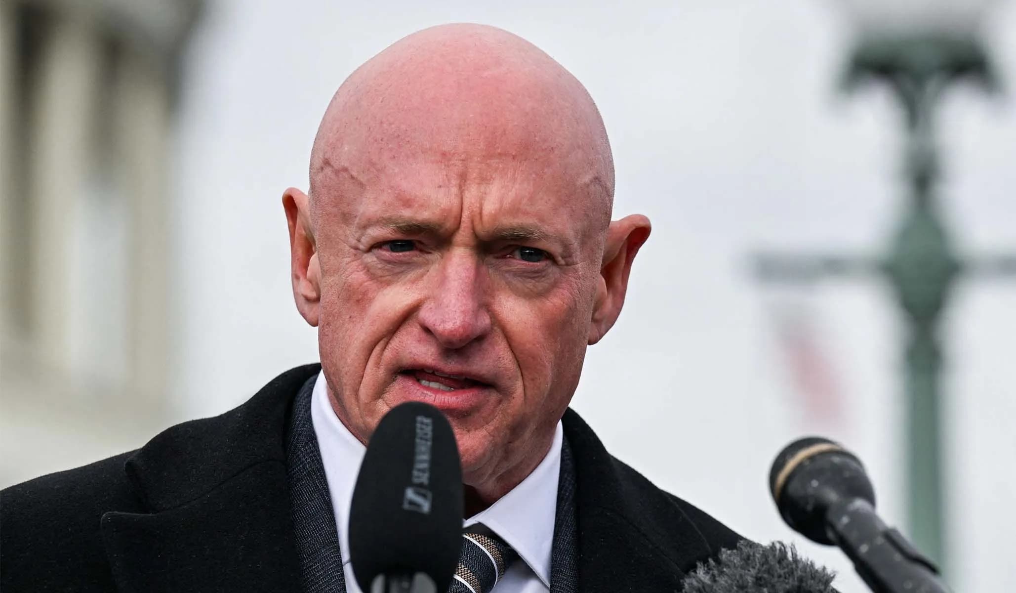 An American senator: Trump is struggling.