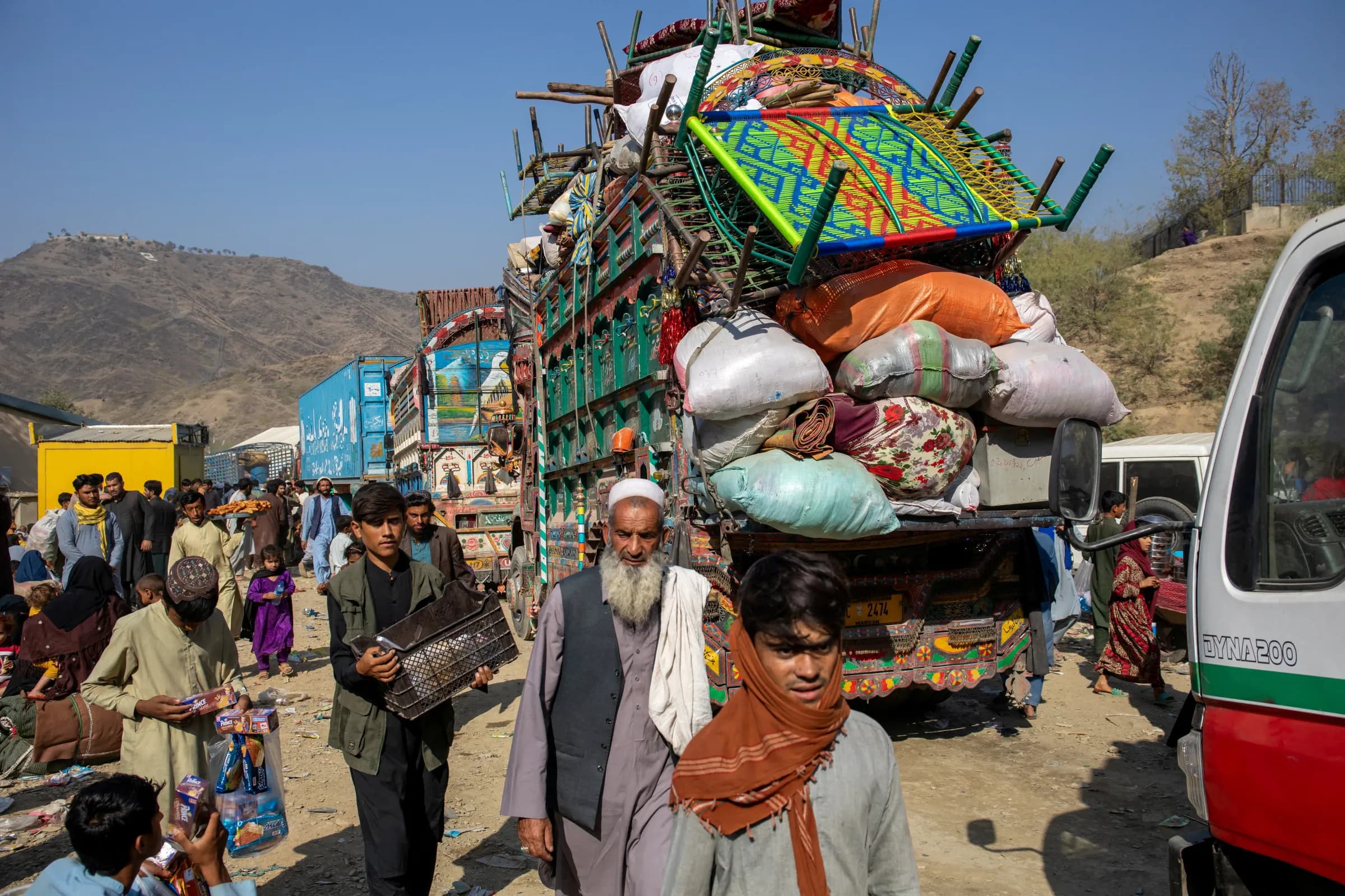 The Taliban: Pakistan expelled more than five thousand refugees to Afghanistan in one day.