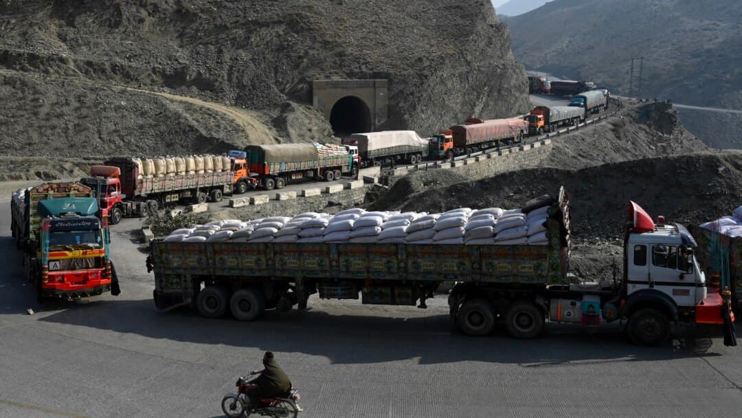 Closure of the Afghanistan border; Pakistan exports its goods to Central Asia via Iran.