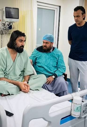 Mirwais Ashraf visited Shapoor Zadran in India and inquired about his condition.