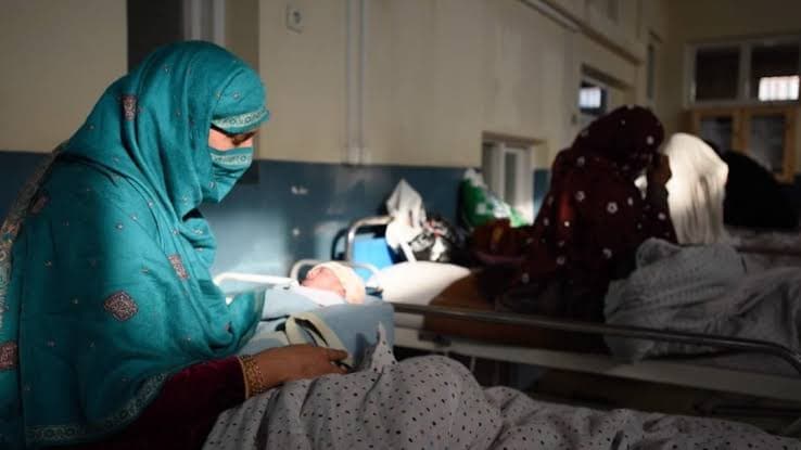 Residents of Kunduz: The shortage of medicine has put the childbirth process at risk.
