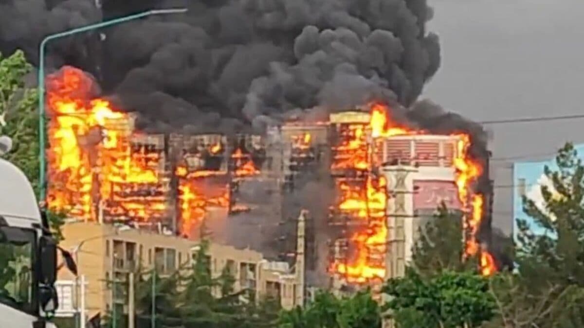 Deadly Fire at a Tehran shopping center leaves 8 dead and 34 injured.