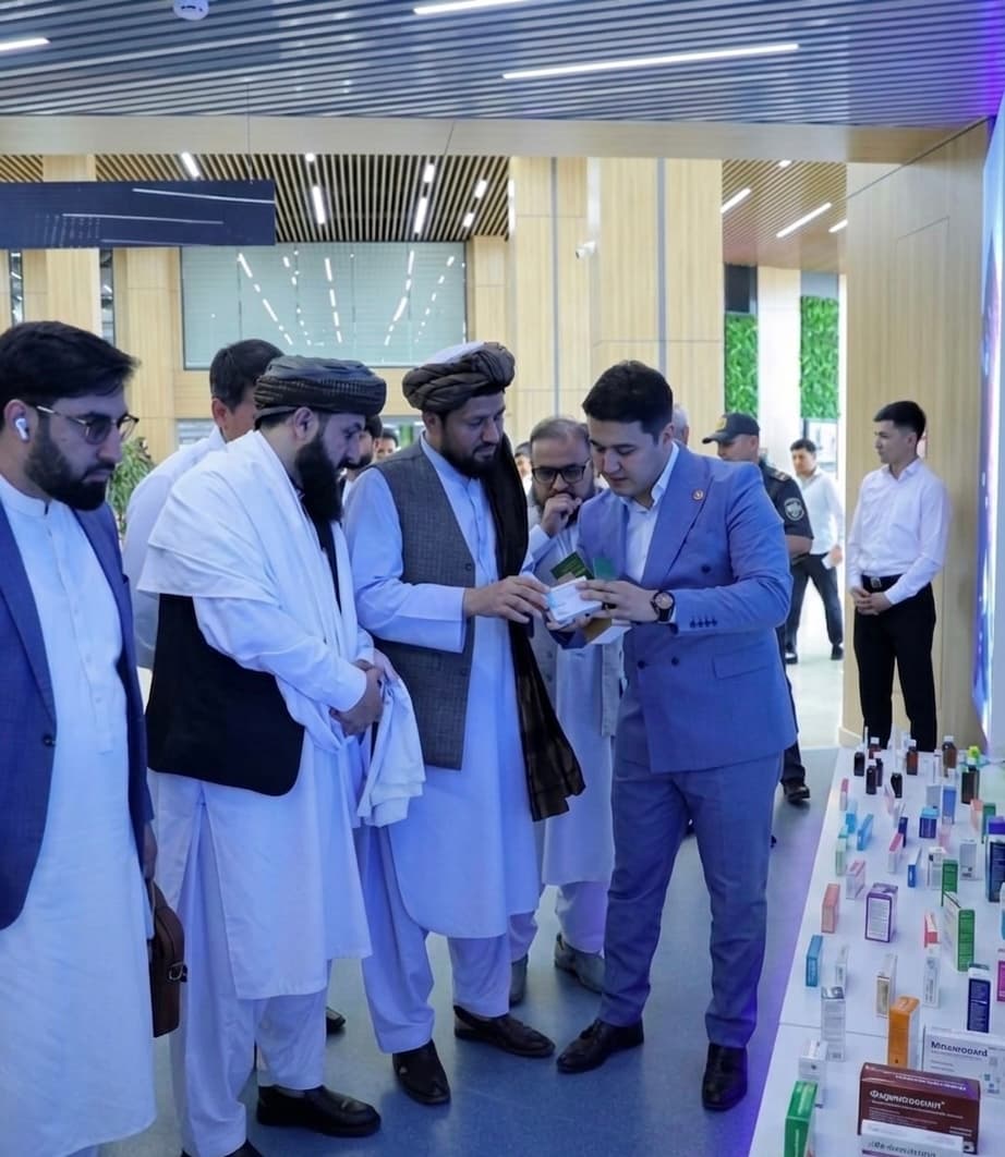 ازبکستان و افغانستان  برای توسعه تجارت و دارو در مورد توافق های جدید بحث و گفتگو کرده اند.