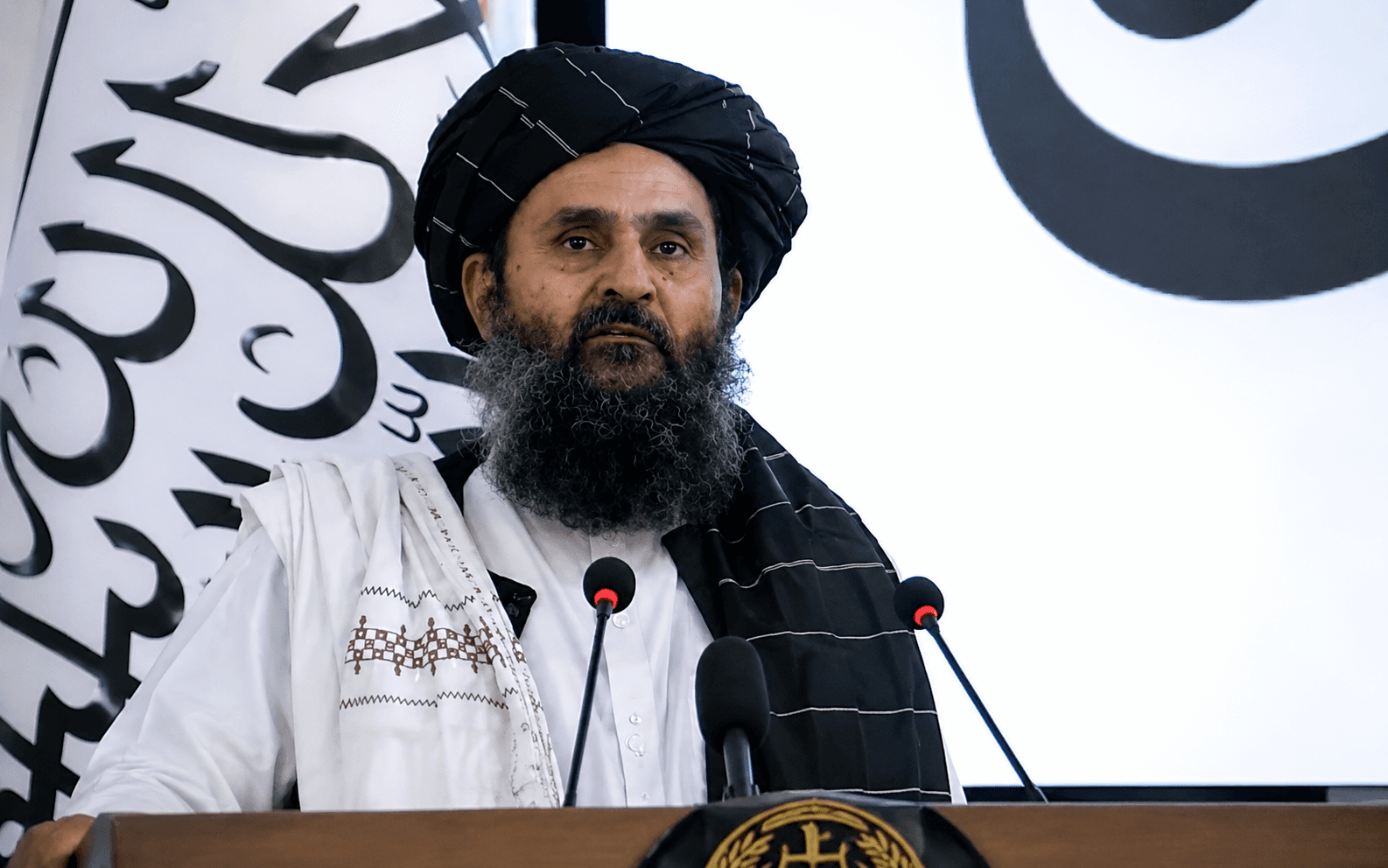ملا برادر: هيله لرو چې د افغانستان او ازبكستان ترمنځ تګ راتګ بې ويزې شي.
