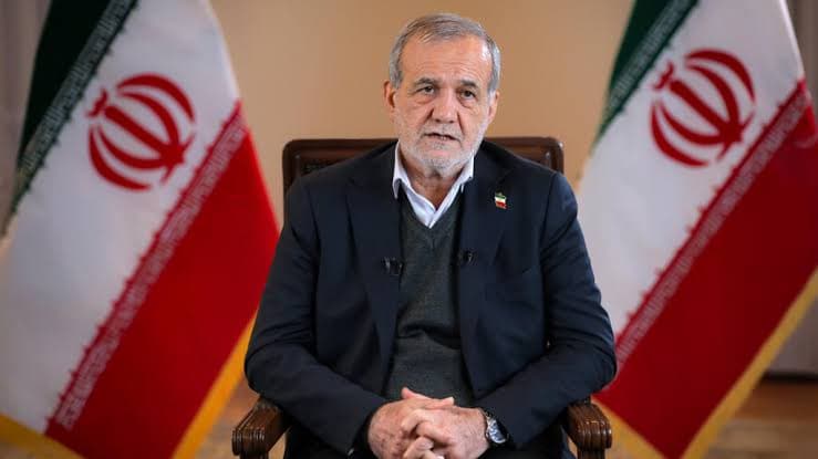 پزشكيان: ايران به د هر ډول فشار او ګواښ پر وړاندې مقاومت ته دوام وركړي.
