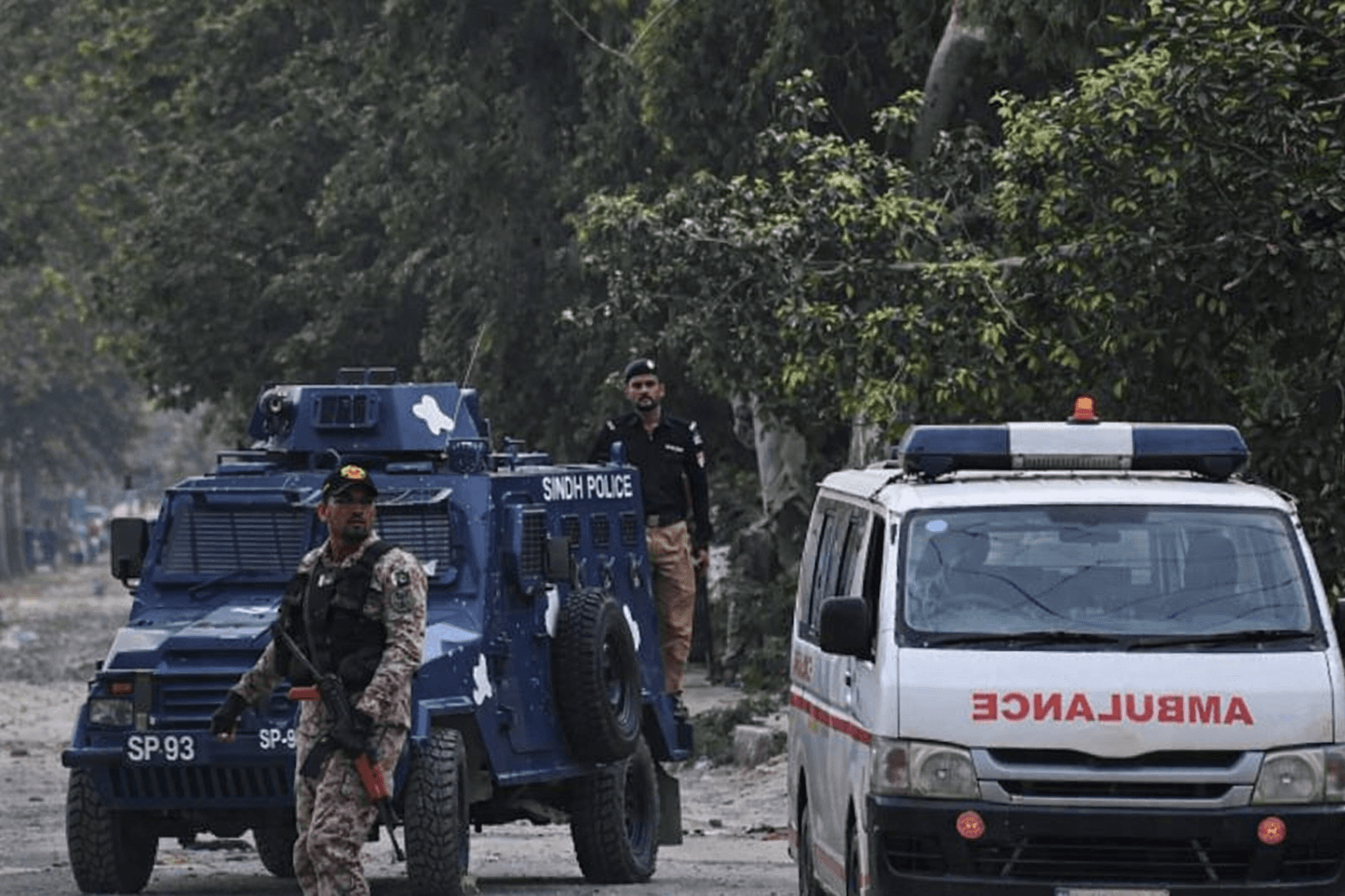 Pakistan: 29 members of the Tehrik-i-Taliban Pakistan killed in border operation.