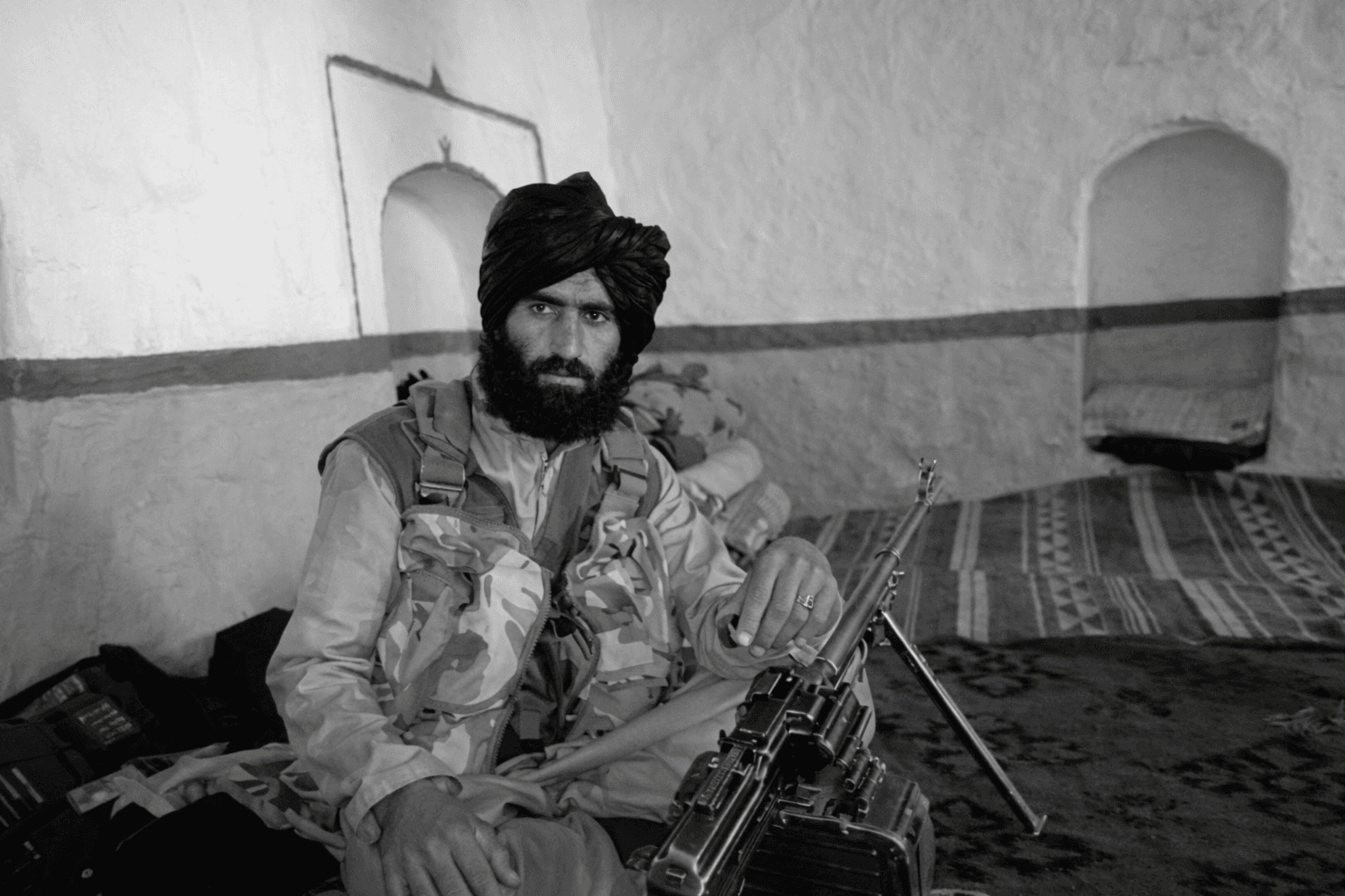 د غزني په واغظ ولسوالۍ كې د ټي ټي پي يو قوماندان په ډزو وژل شوى.