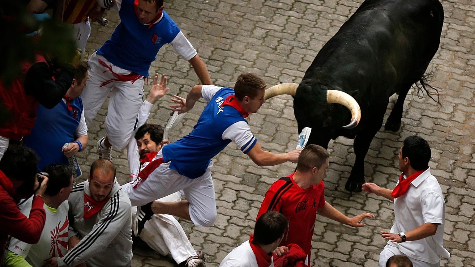 Traditional bullfighting festival in spain: 9 injured on the Fourth day of events.