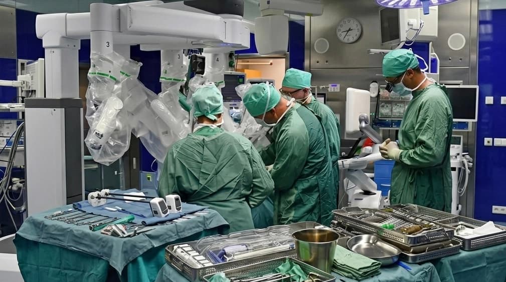 Austria performs its the first Robot-assisted heart Bypass surgery.