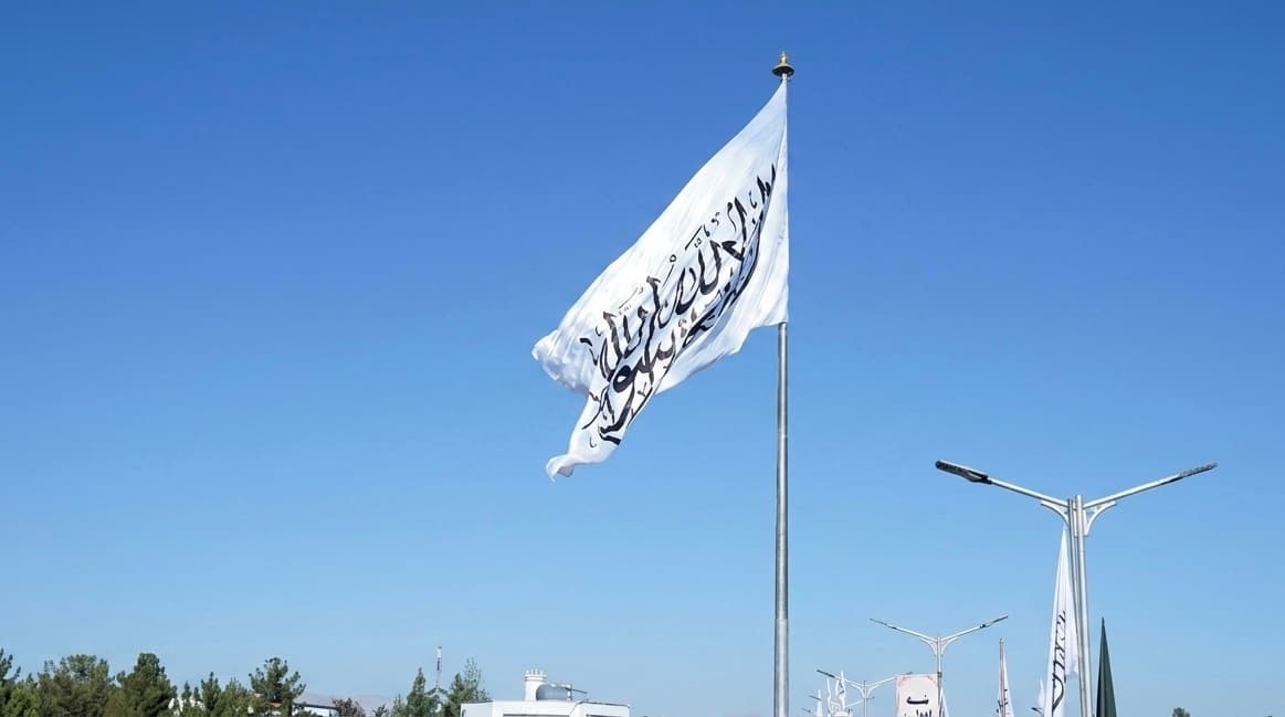 طالبانو د سپين بيرغ نه لګولو له امله كڼ كسان نيولي.