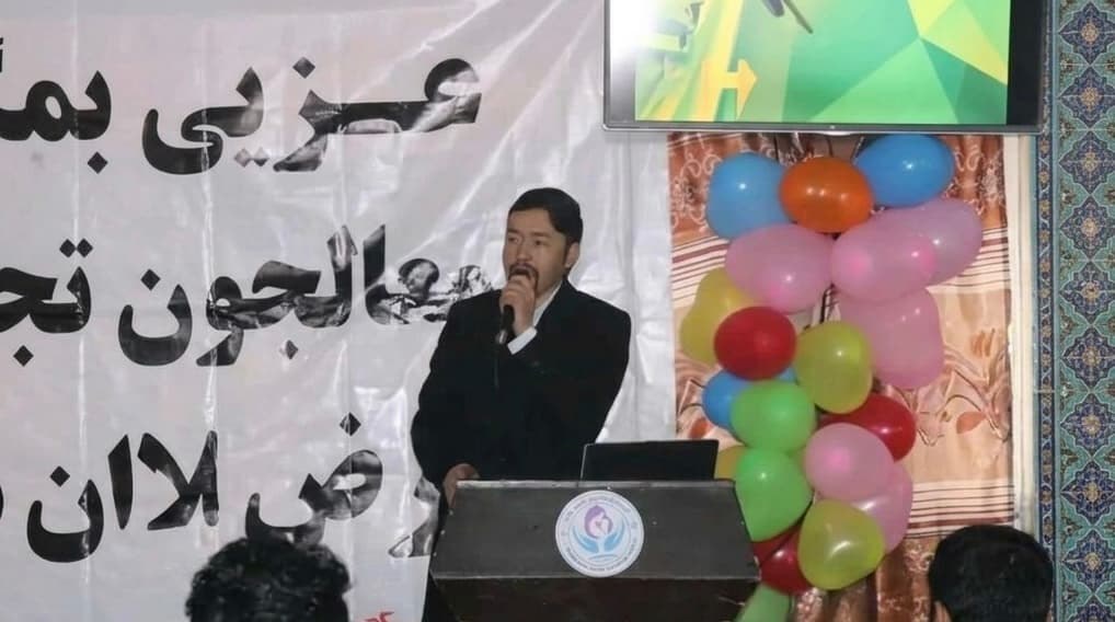 طالبان مدير و دو كار آموز مكتب شمع هدايت در غرب كابل را بازداشت كرده اند.