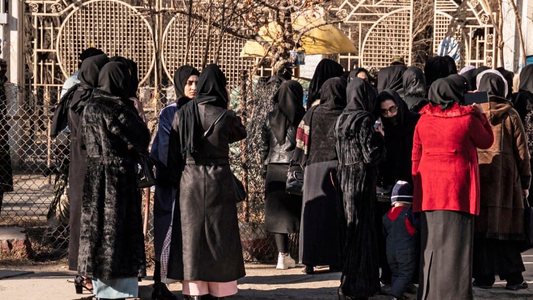 مقام پيشين يوناما؛ دختران افغان هزينه سياسيت هاى ناكام جهانى را مى پردازند.