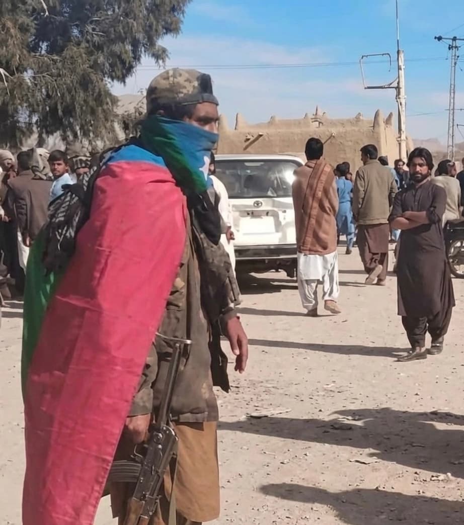 Claim of capturing government and security centers in the city of “Dera Ghazi,” Balochistan province, Pakistan.