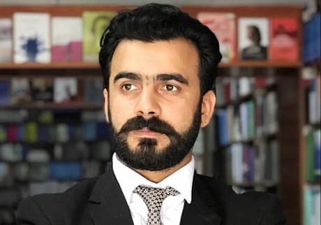 محمود مرحون: مردم ننگرهار به دلیل نداشتن زمین های کافی  به تحصیل و آموزش روی می‌آورند.