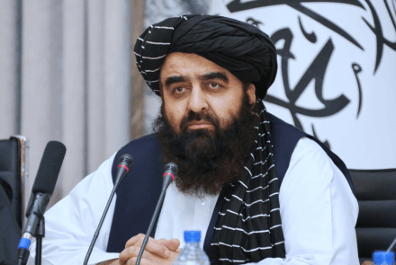 متقی: پس از جنگ با ۵۰ کشور، انتظار نداریم که امروز بر ما گل بپاشند.