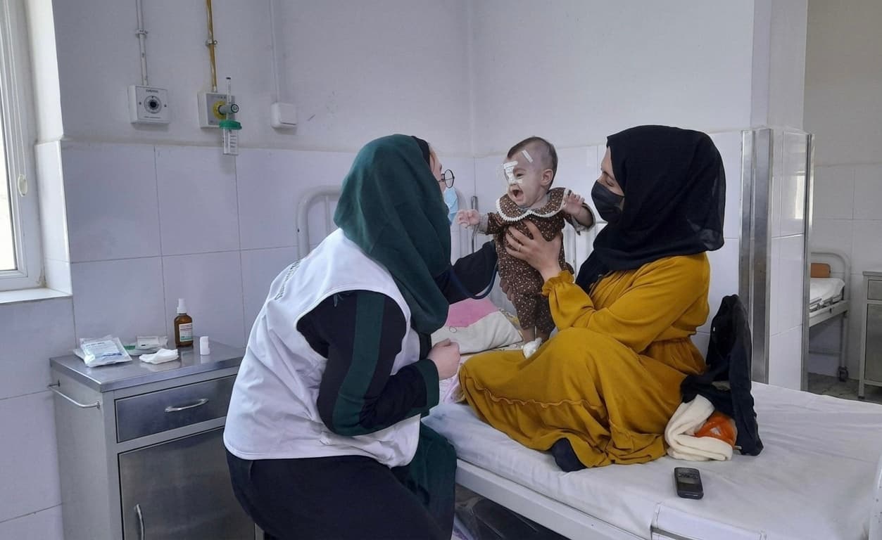 سازمان داکتران بدون مرز: یکی از کارمندان زن ما به اتهام رعایت نکردن حجاب، به مدت دو روز در هرات بازداشت شده بود.