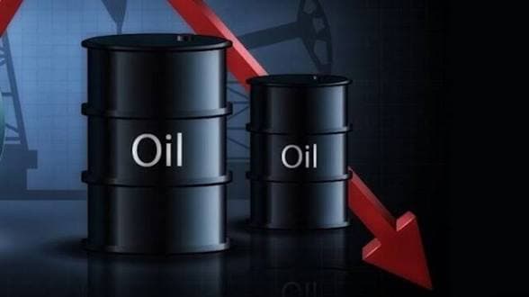 قیمت‌های نفت به‌طور پیوسته در بازار های جهانی کاهش یافته است.