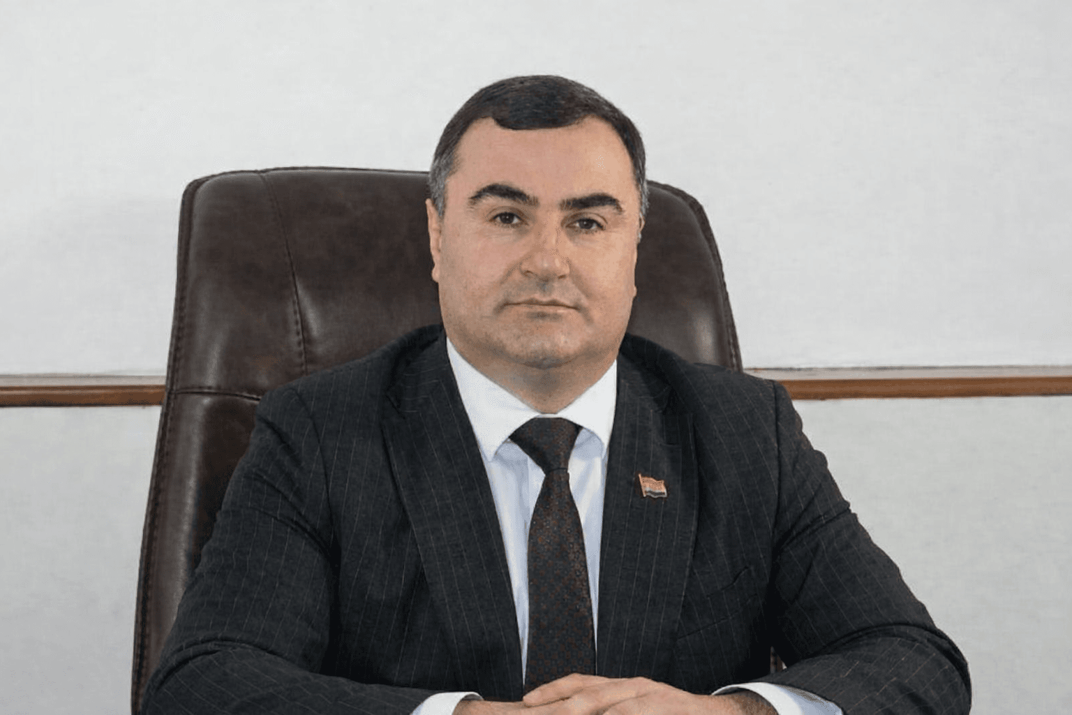 جسد والی بدخشان تاجیکستان در رود پنج، در مرز افغانستان، پیدا شد.