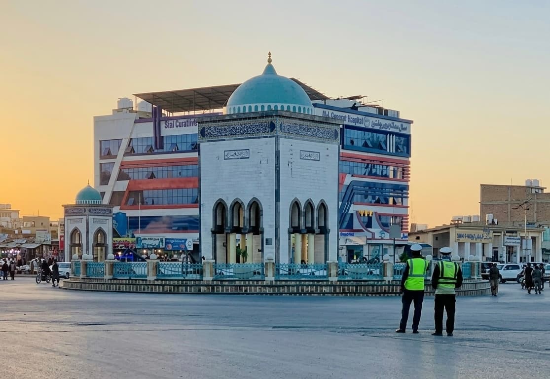 طالبان براى نظاميان پيشين در قندهار تذكره پاسپورت و اجازه سفر نمى دهند.