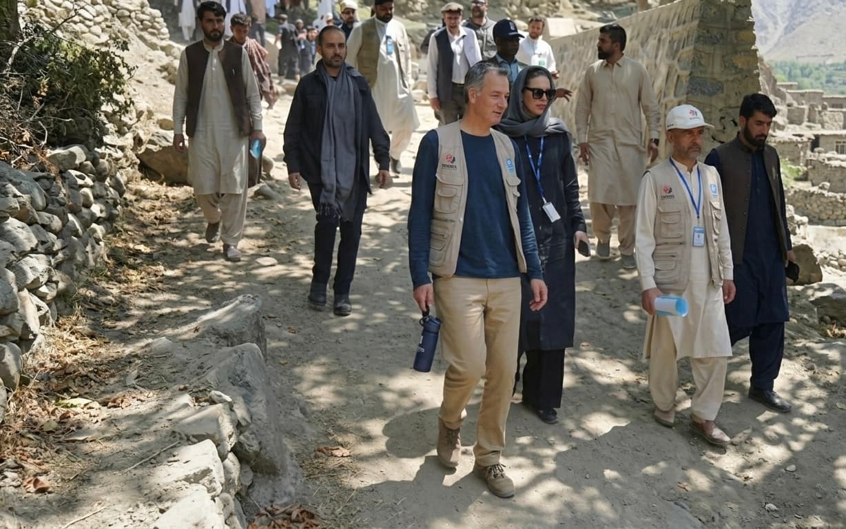 د ملګرو ملتونو د پراختیايي پروګرام مشر د ننګرهار له زلزله ځپلو سیمو څخه لیدنه وکړه.
