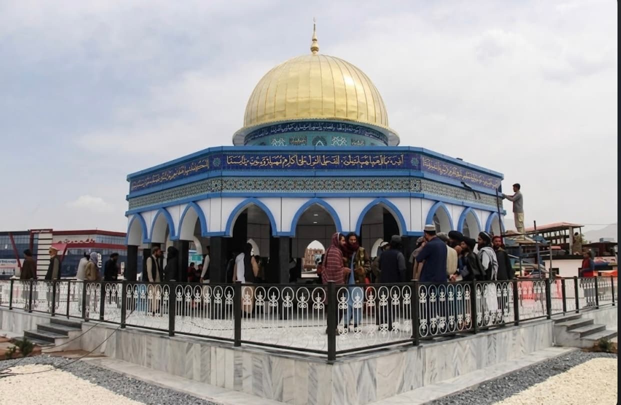 The Taliban have asked mosque imams to discourage young people from using social media.