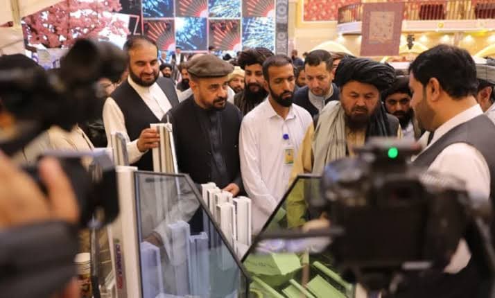 په مزارشریف کې د کورنیو تولیداتو په نندارې سره د مولانا درېیم نندارتون پرانیستل شو.