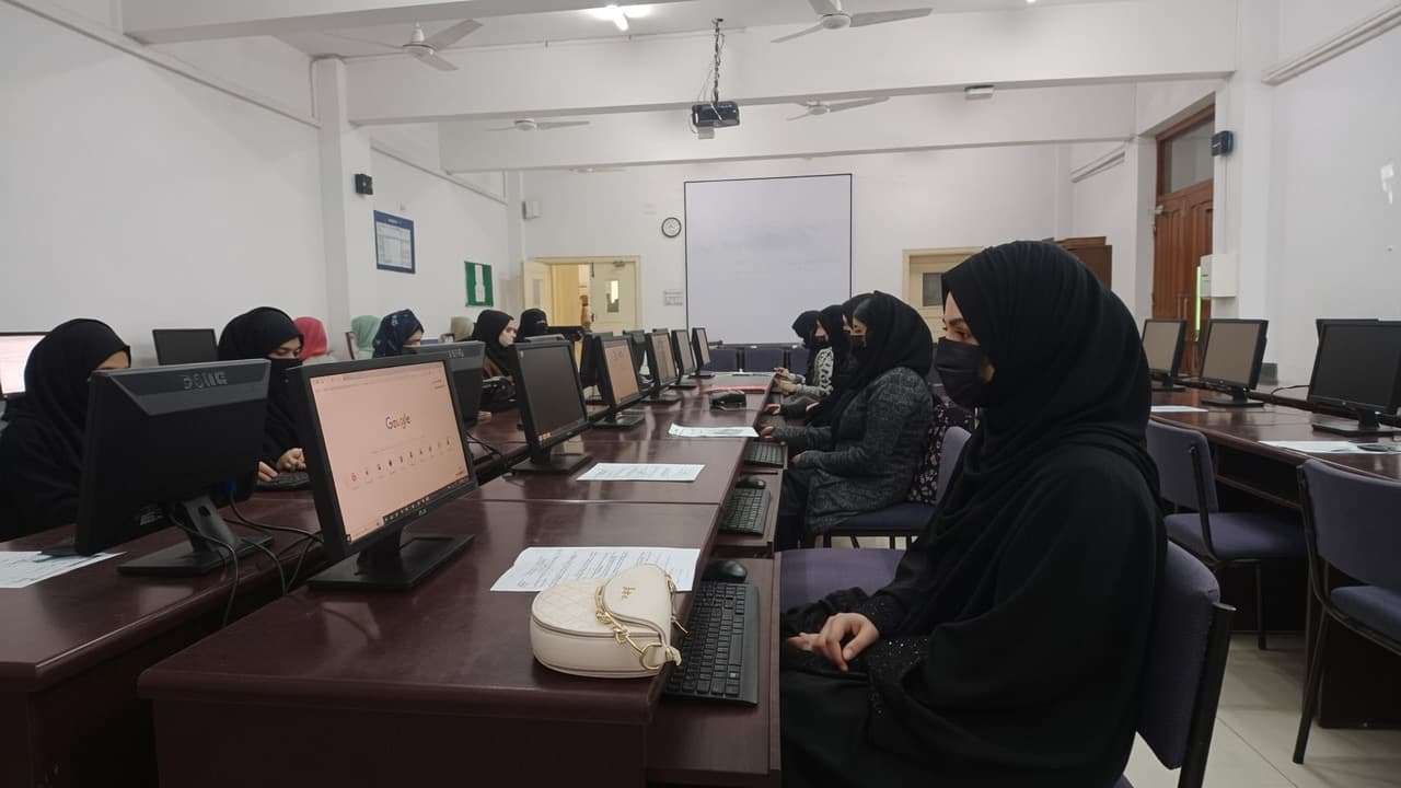 د طالبانو دیپلوماټ: په پاکستان کې مېشت افغان زده کړیالان د اېستل کېدو له خطر سره مخ دي.