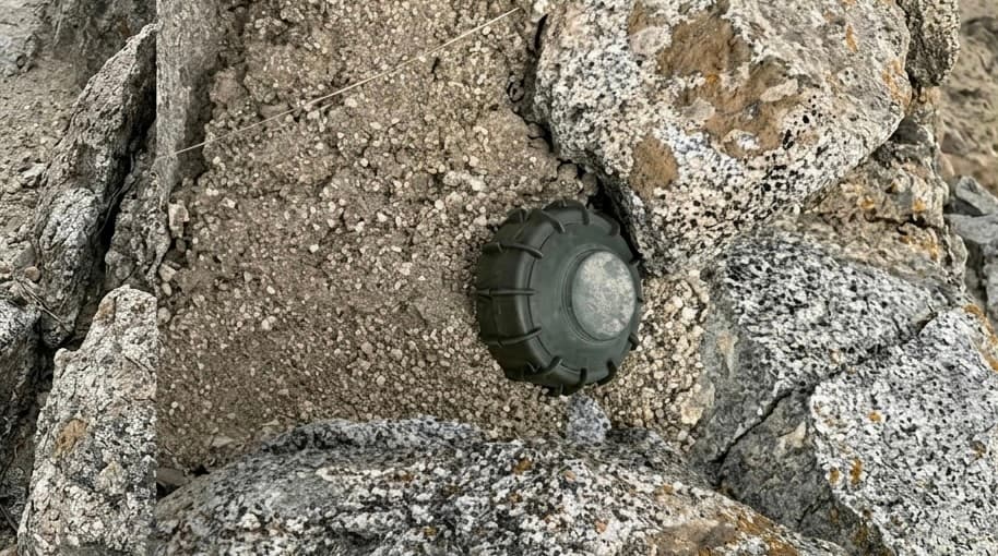 Local Sources: Taliban lay Mines along access routes to their checkpoints in Zibak.