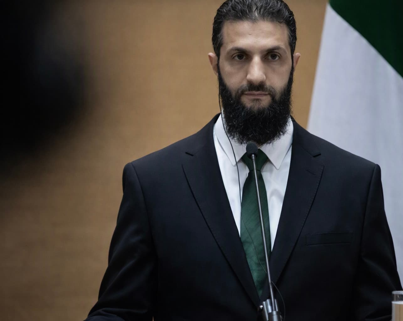 رئيس جمهور سوريه: به دنبال توافق امنيتى با اسرائيل هستيم.