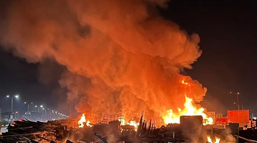 Massive fire erupts at timber market in Kabul’s Tangi Logar area.
