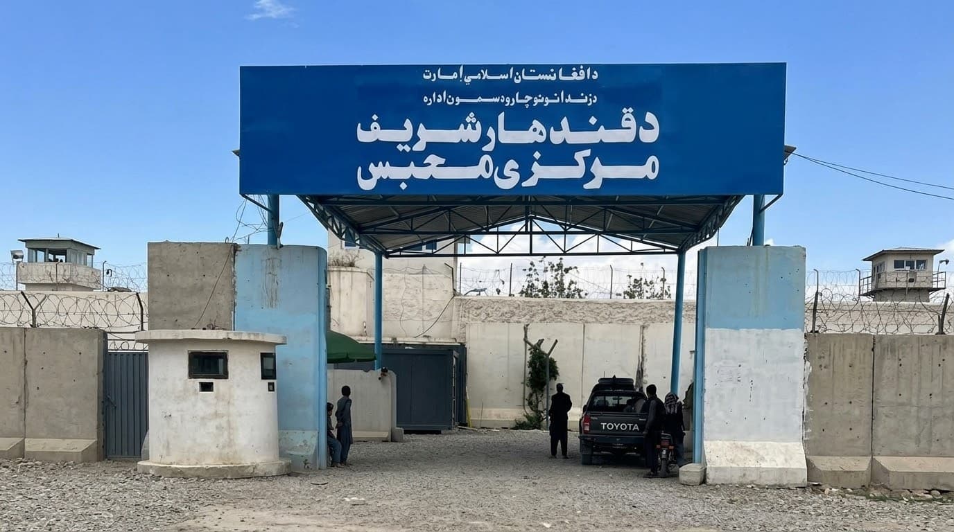 طالبانو نږدې ۲۰۰ بندیان د کندهار له زندان څخه خوشې کړي دي.
