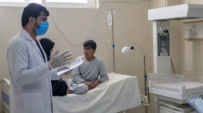طالبان با هزينه بيش از ٢٠٠ ميليون افغانى در هلمند شفاخانه مى سازند.