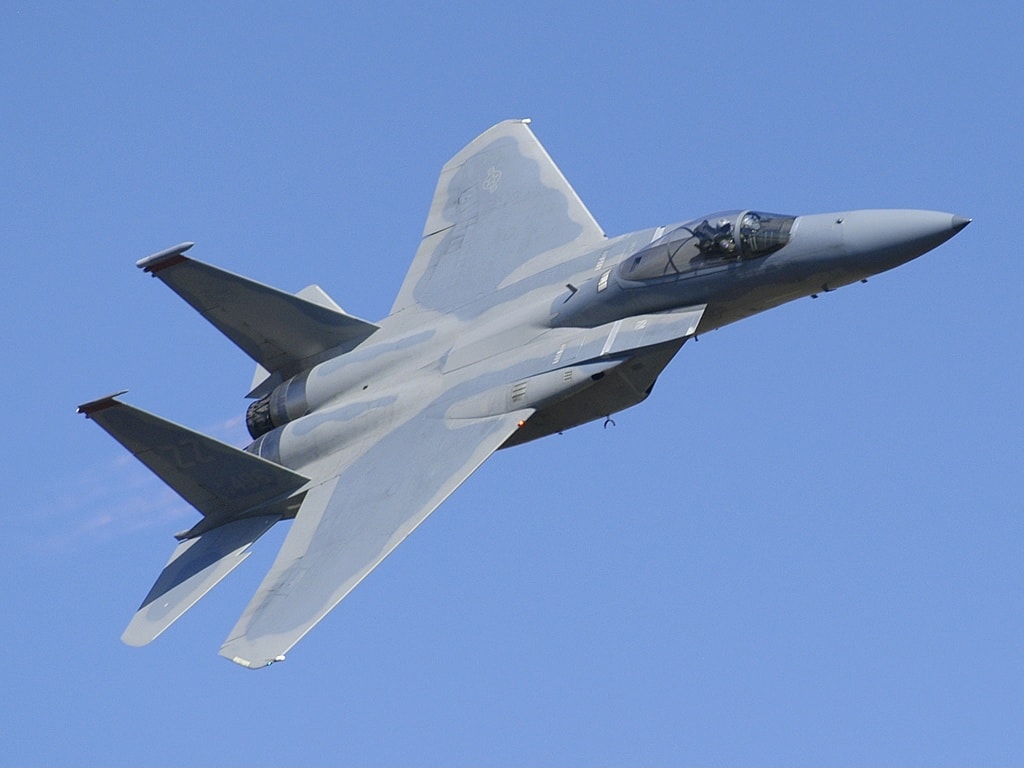 What kind of aircraft is the F-15 that crashed in Iran?