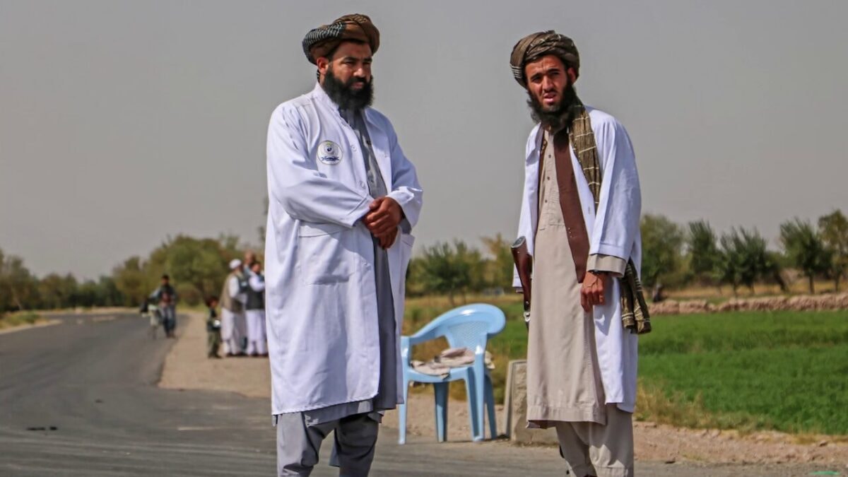 محتسبان طالبان در بدخشان يك دختررا به زور نكاح كردند.