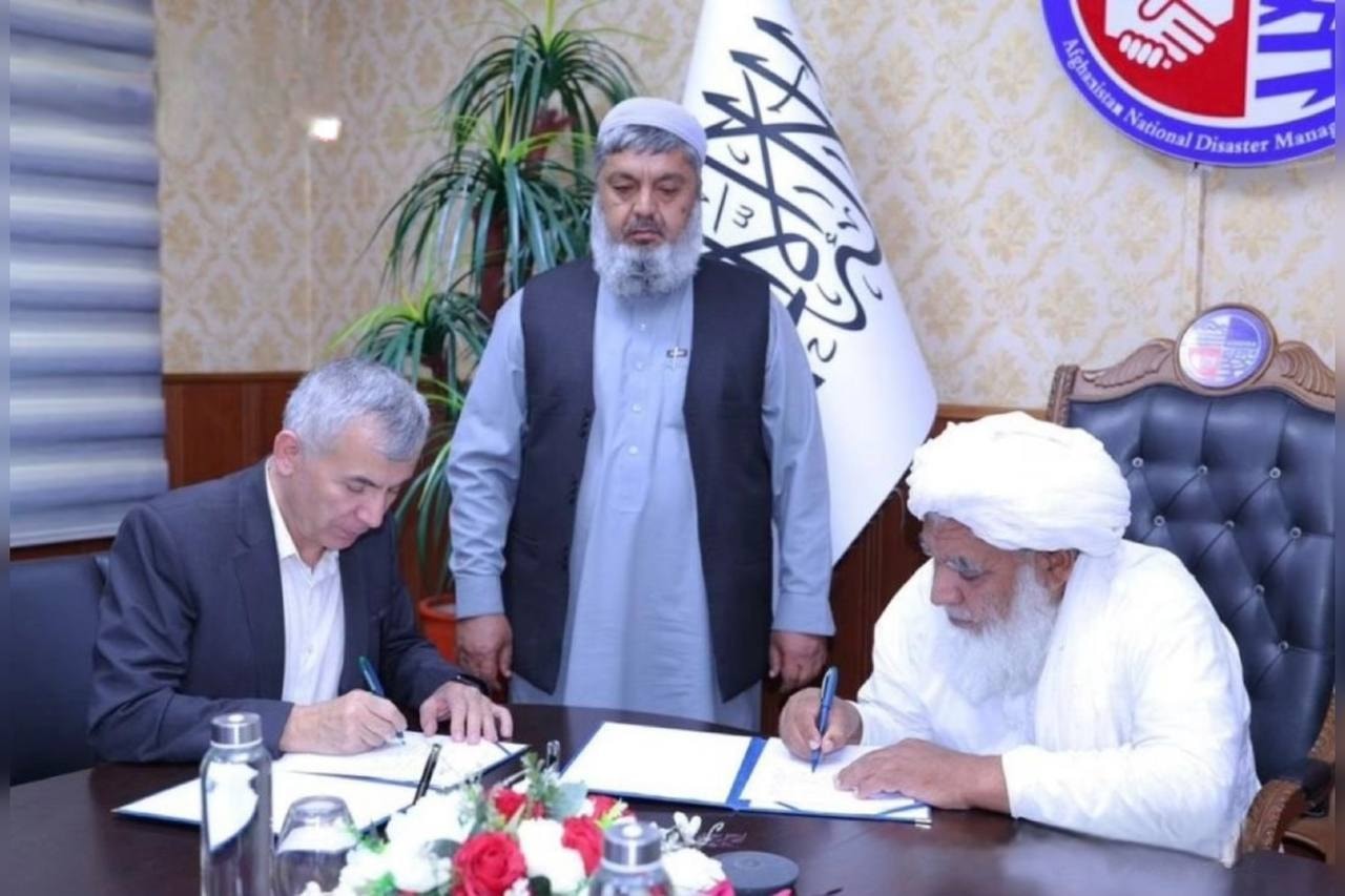موسسه آغاخان و طالبان تفاهم نامه همكارى به ارزش ۴ ميليون دالر را امضا كردند.