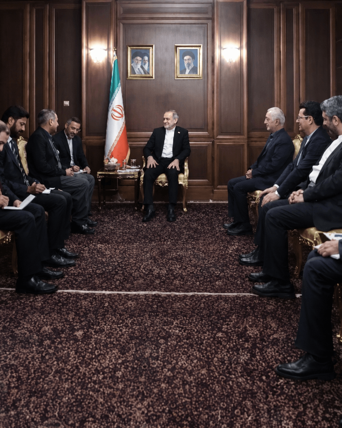 رويترز؛ پاكستان پيشنهاد اصلاح شده ايران را به امريكا منتقل كرد.