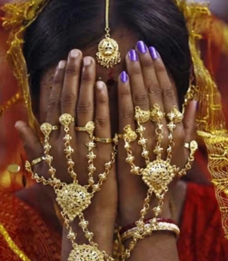 42 grooms in India have fallen victim to a group marriage fraud.