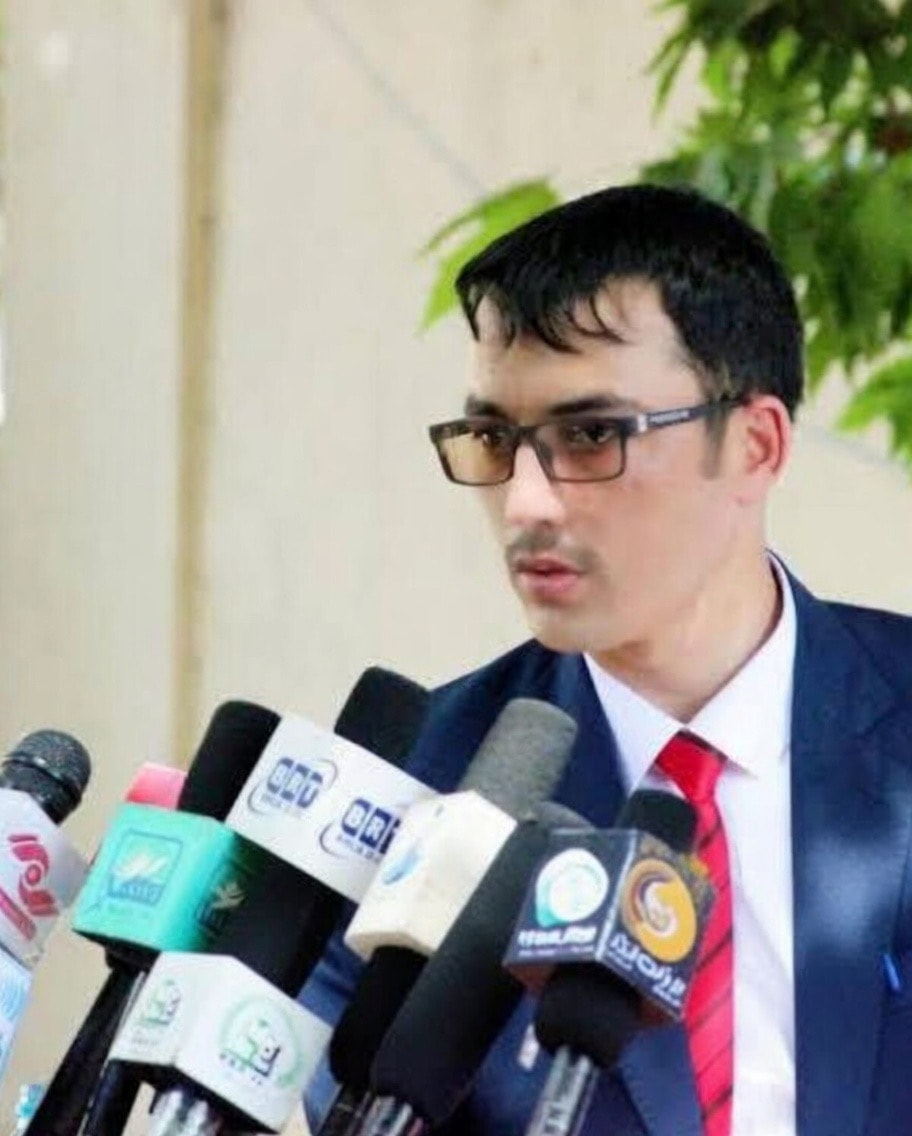 يک مقام پيشين امنيتى افغانستان از سوى نيروهاى امنيتى ايران در شيراز بازداشت شد.