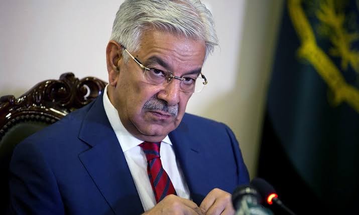 Media retreat: The Defense Minister of Pakistan deleted his criticism of Israel.