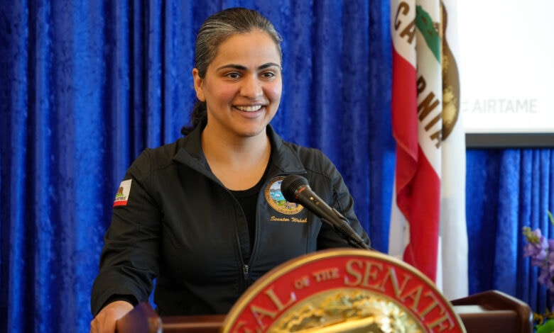 The Afghan-American politician Aisha Wahab has won the first round of the United States congressional elections.