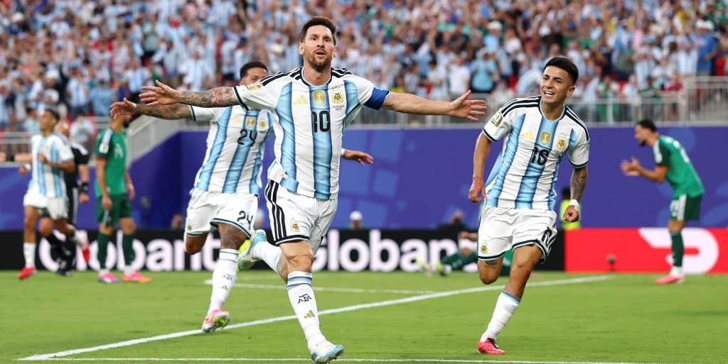 The Argentina national team secured a convincing 3–0 victory over Algeria, with Lionel Messi delivering a standout performance.