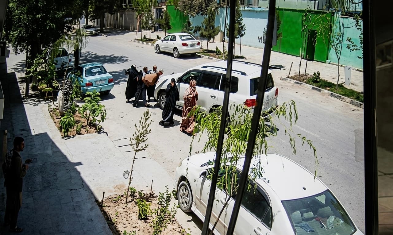 Sources: vehicle involved in the incident of running over girls in Kabul belongs to a Taliban official.