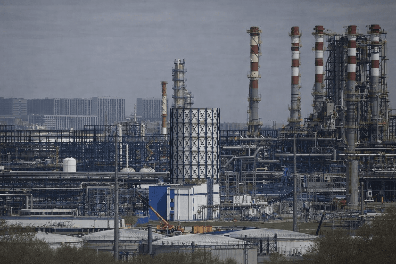 Russia plans to refine crude oil in Afghanistan and then transport the refined products back to its own markets.