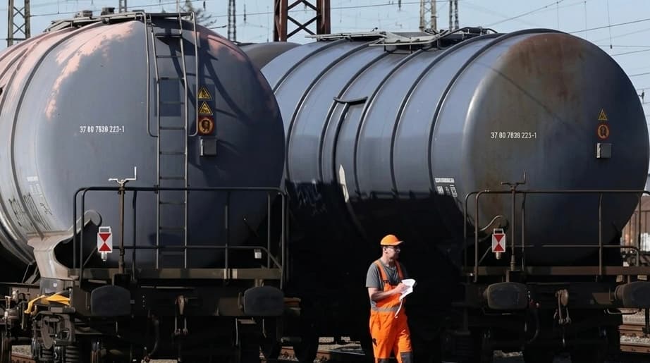 Russia has reduced its exports of gasoline and aviation fuel to Afghanistan.