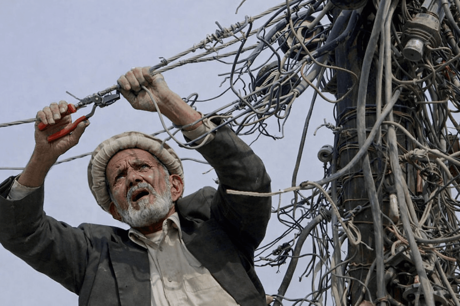 Herat residents complain of repeated power outages amid intense Summer heat.
