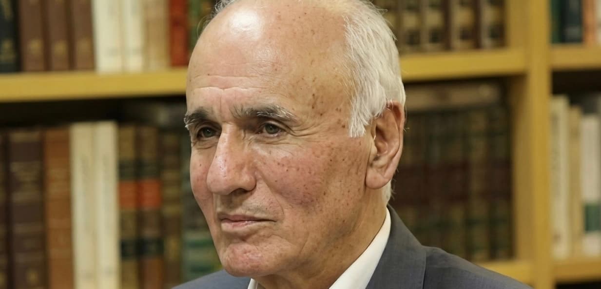 سيد جلال حسينى بدخشانى، پروهشگر نامدار فلسفه اسلامى در ٨۵ سالگى درگذشت.