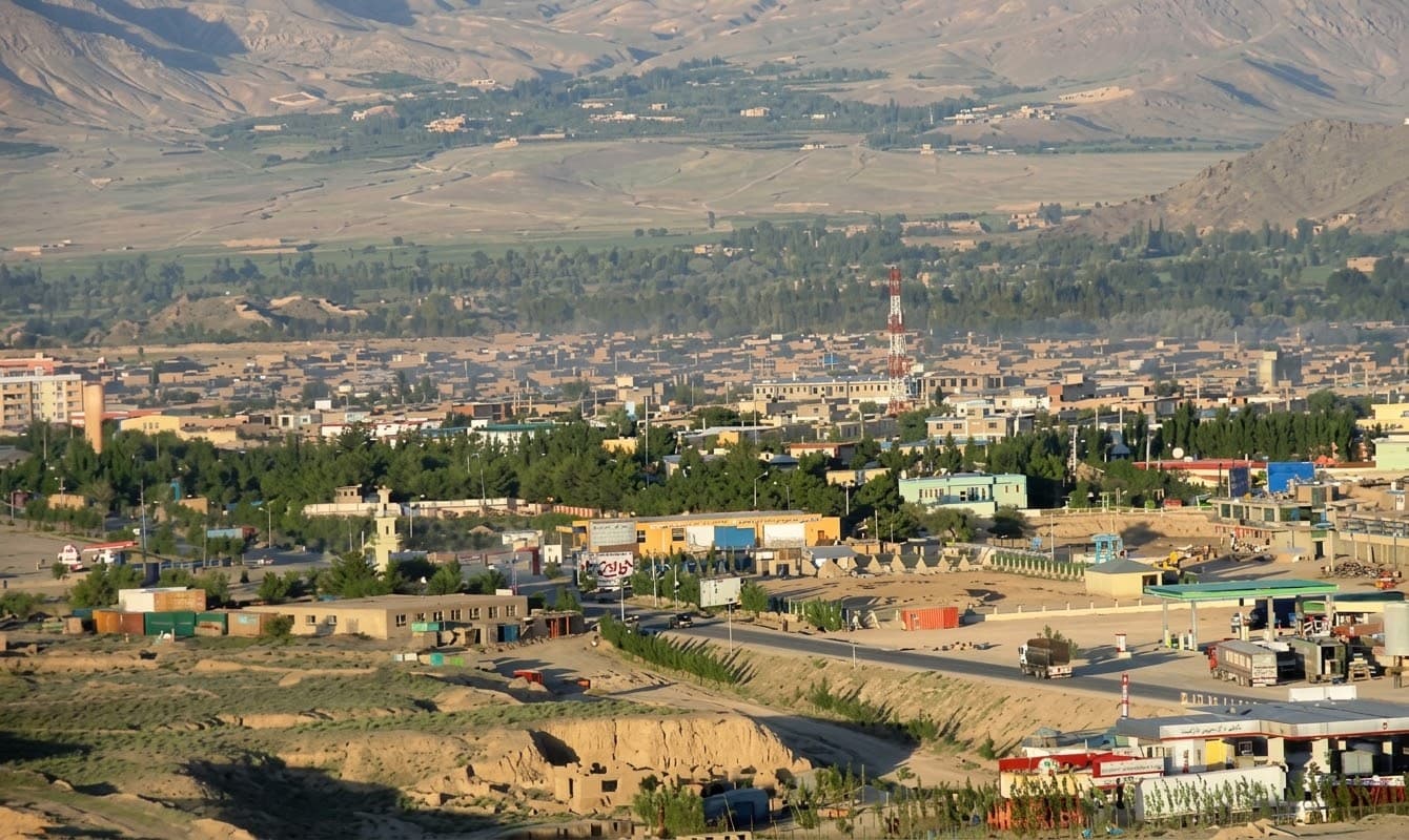 طالبانو په میدان وردګ کې د یوې ښځې او دوو نارینهوو د درو وهلو لپاره عامه بلنه ورکړې ده.